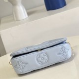 一目惚れ♪​ルイヴィトン★ウォレットオンストラップ バブルグラム レザー 偽物 M81399