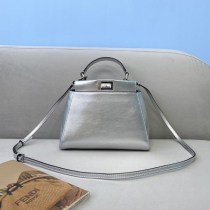 人気No1フェンディ コピー ピーカブー ミニ レザー バッグ fej53289