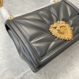 すぐ届 ドルチェ&ガッバーナ ディヴォーション バッグ コピー ラージ マトラッセナッパレザー dgd26469