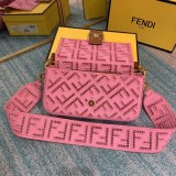 日本未入荷フェンディ バゲット キャンバス バッグ コピー/刺繍 feu38678
