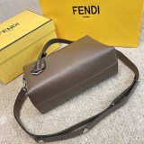 可愛いフェンディ バイ ザ ウェイ 偽物 ミディアム レザー ボストンバッグ fef32918