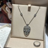 世界中で大人気♪ブルガリ セルペンティ ネックレス 偽物 Buh59217