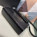 希少色サンローラン マンハッタン ショルダーバッグ スーパーコピー Saa79577