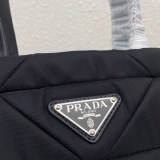 大人気【プラダ】偽物 システム ナッパレザー パッチワーク トートバッグ pua07990