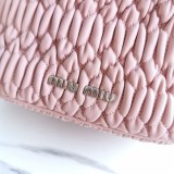大人気!!新色ミュウミュウ クリスタルチェーン コピー☆キルトバケットバッグ myi42846
