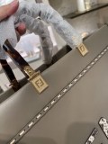 目を惹くカラーフェンディ 偽物 サンシャイン ミディアム グレーレザー／エラフレザー ショッパー 8BH386AHN5F1FEN