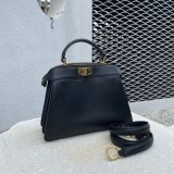 送料込フェンディ ピーカブー アイシーユー 偽物 スモール レザー バッグ fed71172