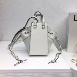☆限定☆ ロエベ ハンモック 偽物 ドローストリング ショルダーバッグ 0010365427