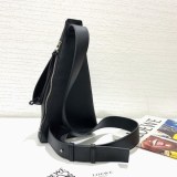 大人気！ロエベ ショルダーバッグ 偽物 アントン スリング Anton Sling カーフスキン loq24862