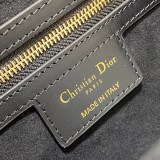 注目★ディオール CD シグネチャー バッグ 偽物 M900