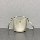 セリーヌ ティーン バケット16（セーズ） 偽物 ホワイト Cec67351
