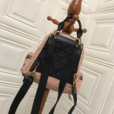 秋冬新作★バーバリー リュック 偽物★ The Rucksack ナイロンバックパック Bah94961