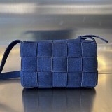 大人気!ボッテガ ヴェネタ カセット クロスボディ デニムバッグ コピー