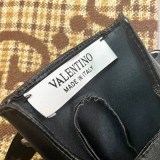 ヴァレンティノ ロックスタッズ レザー手袋 コピー Vuy89007