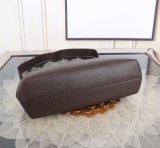 人気No1フェンディ ファースト 偽物 レザー バッグ エキゾチックディテール feg43992