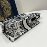 《大人気》ディオール 偽物 BOOK TOTE ミニ フォンバッグ ded66799