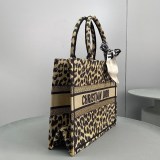 関税なしディオール Book Tote トートバッグ偽物 ヒョウ柄 バッグレオパード刺繍 M1286ZRHM ブックトート dei75907