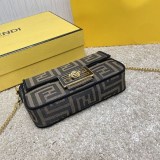 フェンディ ヴェルサーチェ フェンダーチェ 偽物コラボ ショルダーバッグ feo45288