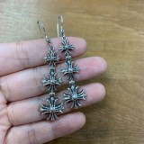 クロムハーツ 3 CHプラス ドロップ ピアス コピー Kus44359