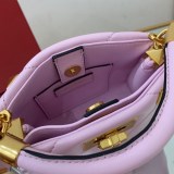★日本!!人気！ヴァレンティノ ハンドバッグ 偽物 ROMAN STUD QUILTED Vux71343