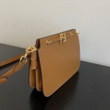入手困難フェンディ タッチ コピー レザー バッグ fev70915