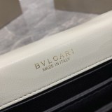 人気急上昇【ブルガリ】新色! SERPENTI FOREVER 白 ナッパ ハンドバッグ 偽物 Buj11725