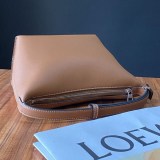 大人気!!新色【ロエベ】22AW キュービィバッグ ラージ グレインカーフ 偽物 lom54482