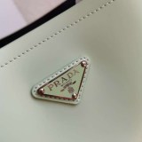 稀少【21AW】プラダ カーフ ハンドバッグ 偽物 早い者勝ち♡ 1BA319