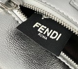 人気No1フェンディ コピー ピーカブー ミニ レザー バッグ fej53289