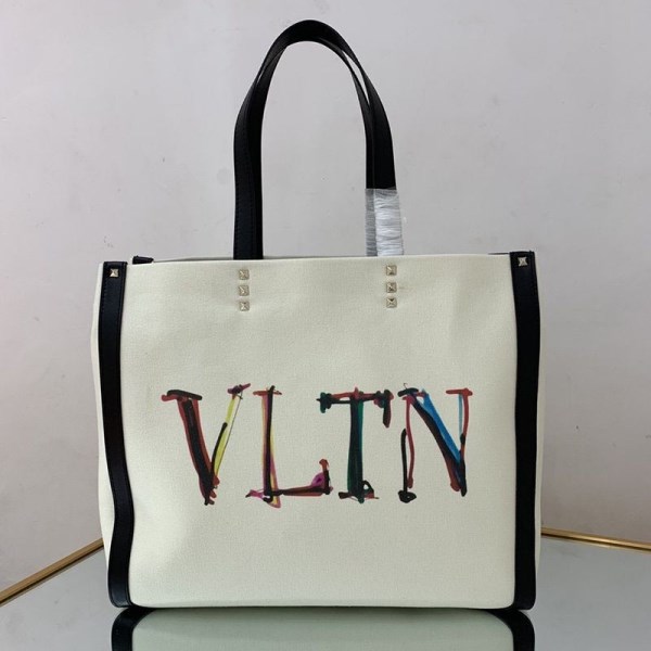 可愛いヴァレンティノ トートバッグ 偽物 ショッピングバッグ NEON VLTN キャンバス ミディアム Vum18973