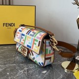 フェンディ バゲットFF刺繍 ハウンド ショルダーバッグ コピー few86164
