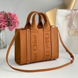 大人気！クロエ woody 偽物 カーフスキンレザー スモールトートバッグ 3サイズ CHC22WS397I60247