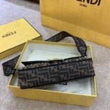 目を惹くカラーフェンディ コピー バゲット ファブリック バッグ fep10487