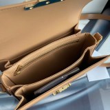 大人気！★セリーヌ ショルダーバッグ 偽物 ティーン トリオンフバッグ Cew95896