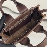 売上総額１位！クロエ ウッディ 偽物 ミディアム キャンバストートバッグ chu86500