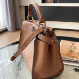 お洒落に♪フェンディ ショルダーバッグ コピー fet27404