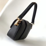 超話題!【FENDACE】ブローチ バゲット レザー バッグ スーパーコピー feo63238