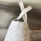 ボッテガヴェネタ スモール 偽物 フリップ フラップ ハンドバッグ boh48567