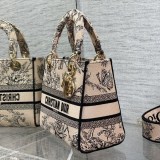 激安価格！ディオール LADY D-LITE ミディアムバッグ 偽物 dea09142