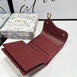 【ディオール】SADDLE D コンパクト ウォレット 偽物 dea24264