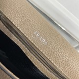希少 プラダ レタリングロゴ レザー ショルダーバッグ 偽物 put87570