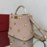 ヴァレンティノ チェーンバッグ 偽物 レディース V0095 Vuy63994