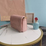 世界中で大人気♪ミュウミュウ コピー マテラッセナッパレザー バッグ myc36220