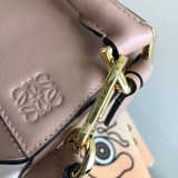 争奪戦ロエベ パズルバッグ スーパーコピー トリカラー ショルダーバッグ loi85084