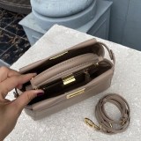 人気急上昇フェンディ コピー ピーカブー ミニ レザー バッグ fel11389