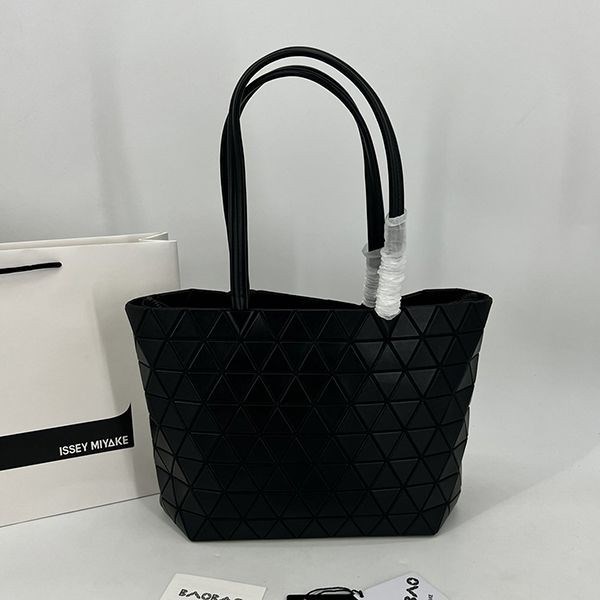 n級 おすすめBAOBAO ISSEY 偽物 MIYAKE カルトン メタリック バッグ bas72326