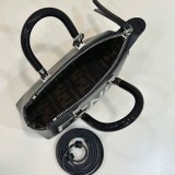 定番【フェンディ】バイ ザ ウェイ コピーミニ レザー ボストンバッグ 8BS067