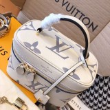 ♡白が上品で可愛い♡ルイヴィトン バッグ バニティコピーPM M45599