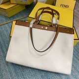 送料込フェンディ コピー ピーカブー エックストート キャンバス バッグ fen97074