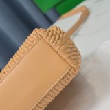大人気!!新色ボッテガヴェネタ ポイント コピー トップハンドルスモールバッグ bot34556